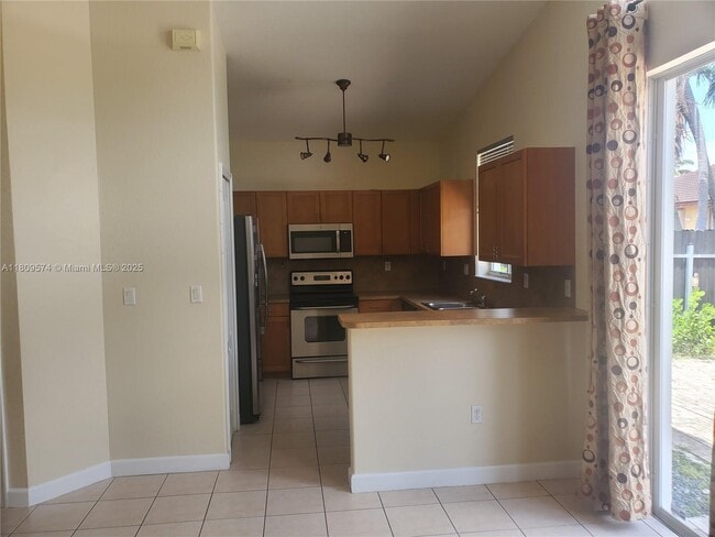 Building Photo - 15435 SW 24th Terrace