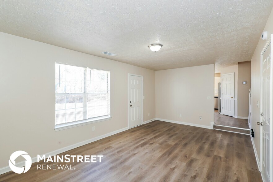 Building Photo - 145 W Village Ct