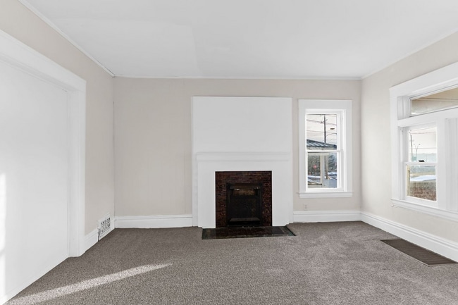 Building Photo - 826 Michigan Ave