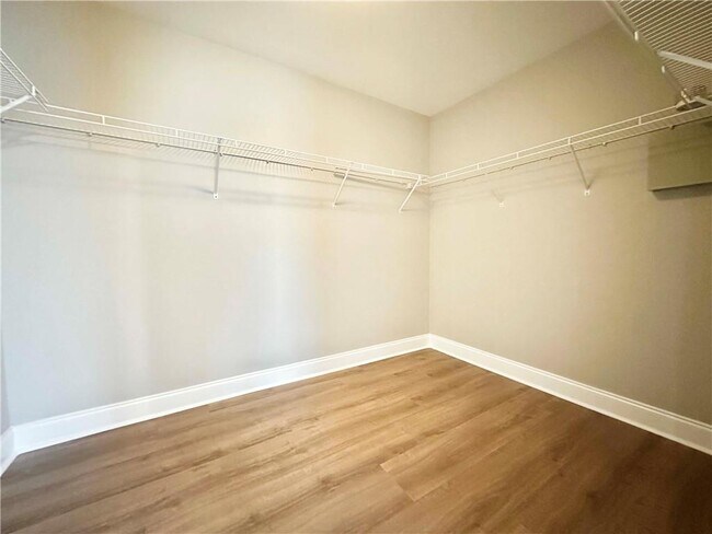 Building Photo - 1541 Gilstrap Ln NW