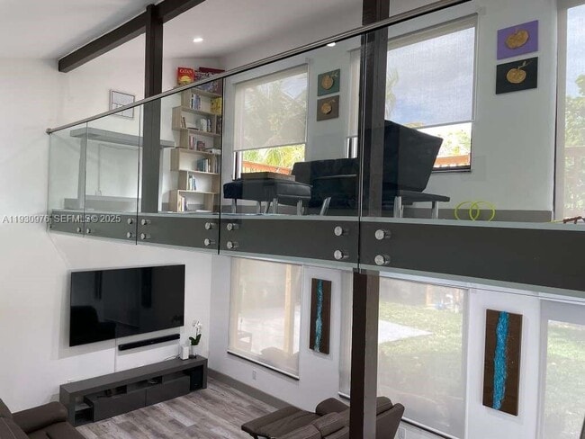 Building Photo - 4311 SW 31st Dr