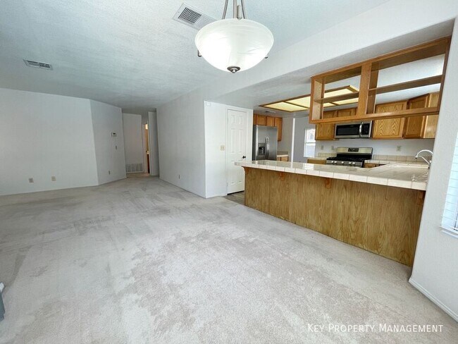 Building Photo - 420 Crater Ct