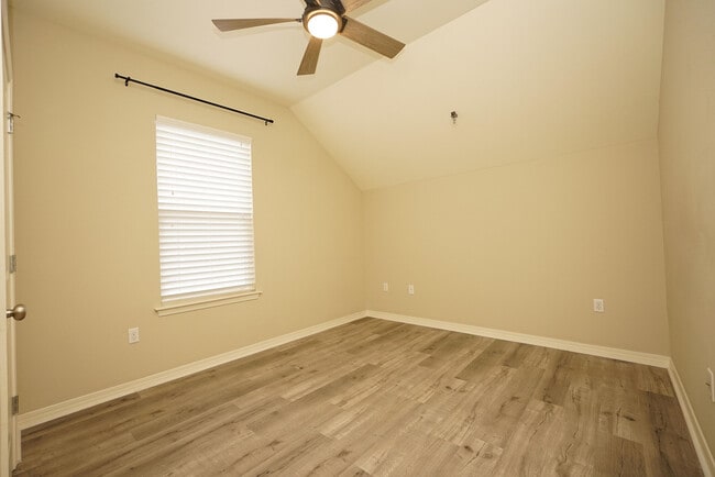 Building Photo - 1305 Finck Rd