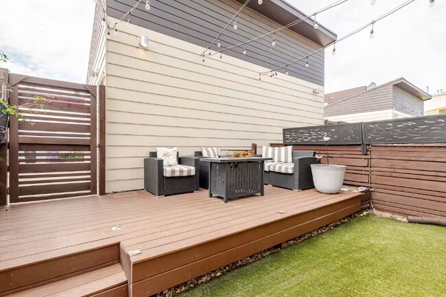 Building Photo - 2824 W Parkside Pl