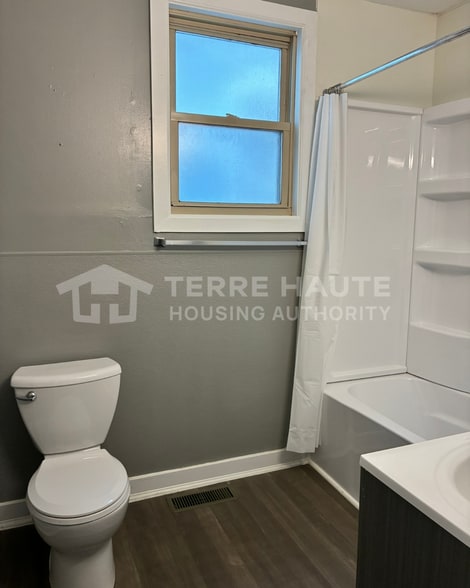 Bathroom - 59 S 15th St