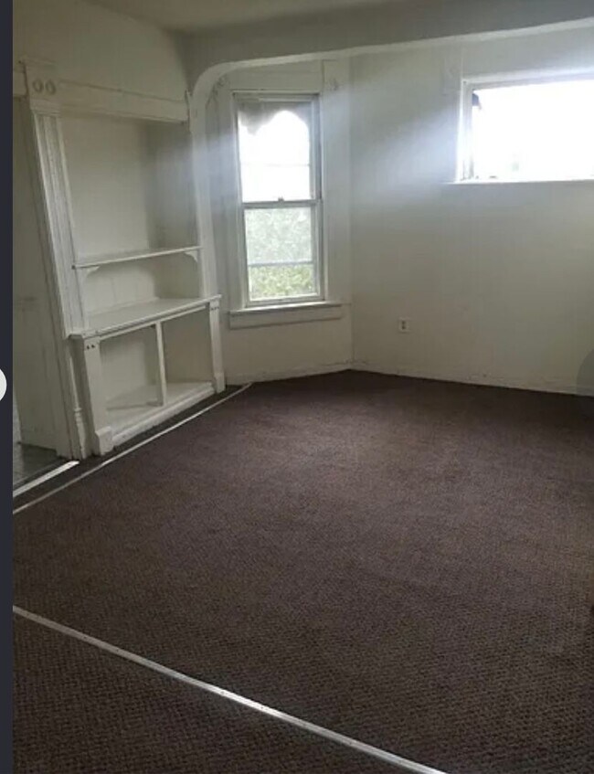 Building Photo - 1944-1946 N 22nd St