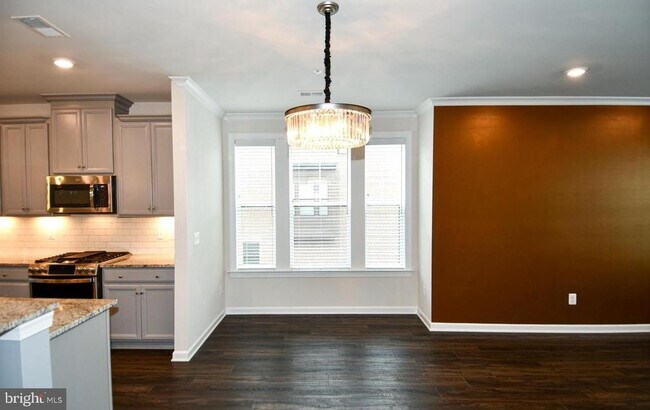 Building Photo - 20739 Heron Landing Dr