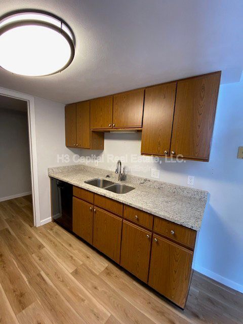 Building Photo - 130 Brookview Dr