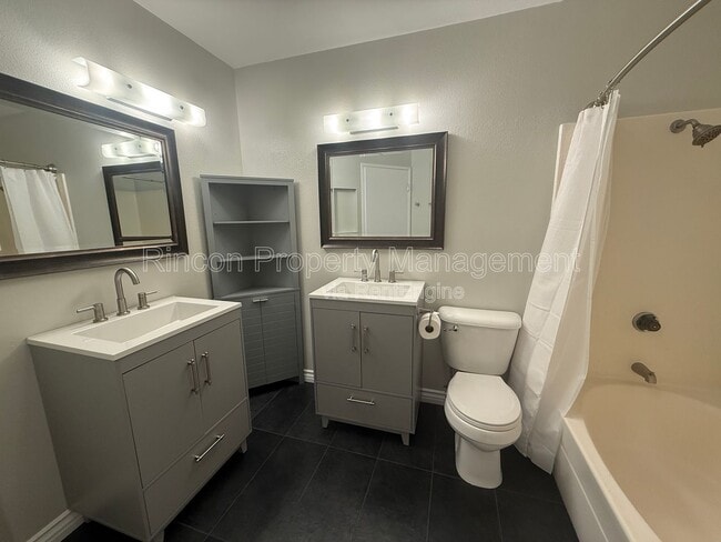 Building Photo - 1231 Tivoli Ln