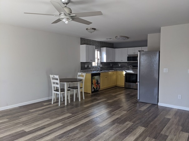 Building Photo - 627 9th Pl