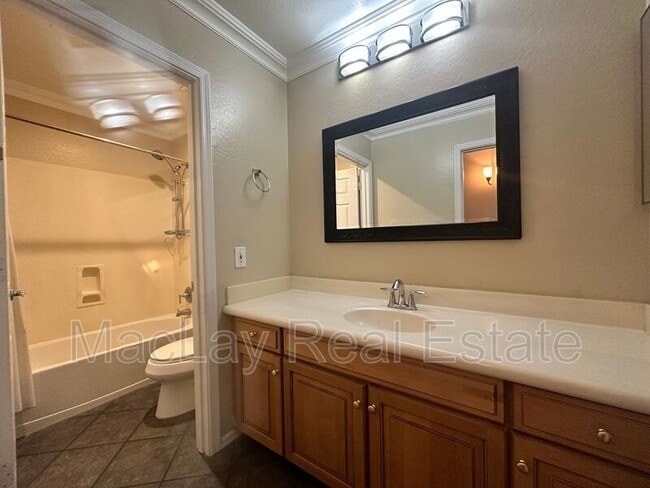 Building Photo - 3691 E Kingbird Pl
