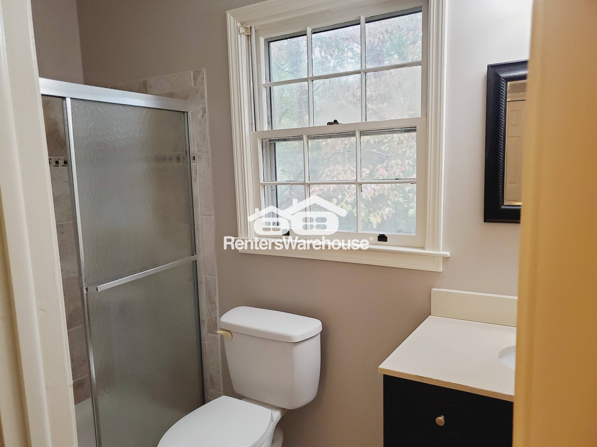 Building Photo - 2020 Annette Ln SW