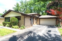 Building Photo - 209 N Stevenson Ln