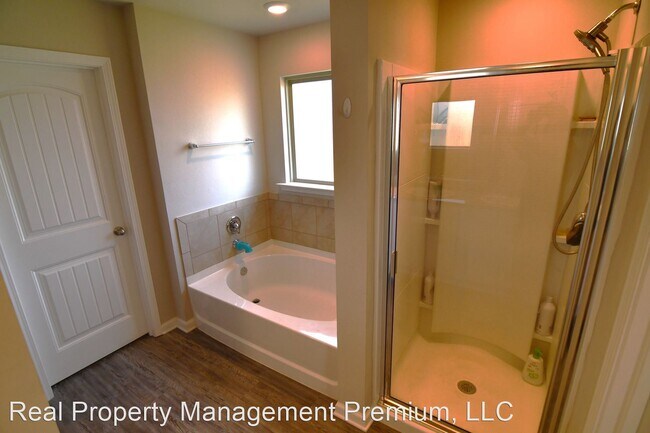 Building Photo - 4 br, 2 bath House - 16017 Olive Grove Dr