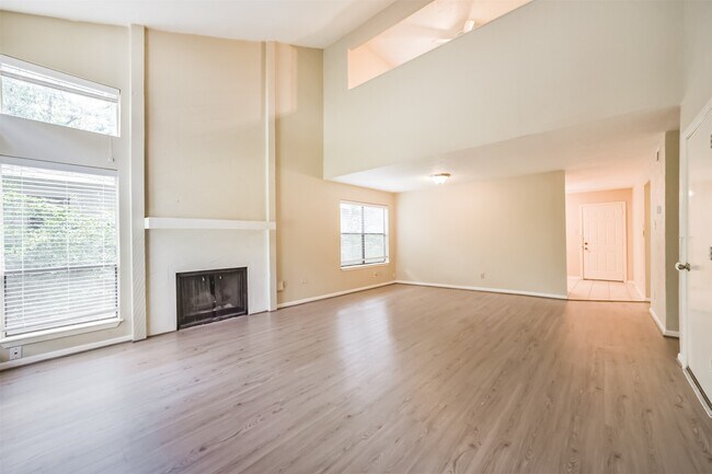 Building Photo - 3 Hedgebell Ct