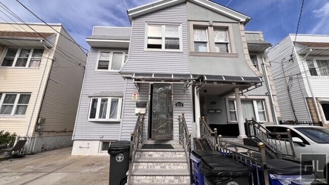 Building Photo - 77 STREET