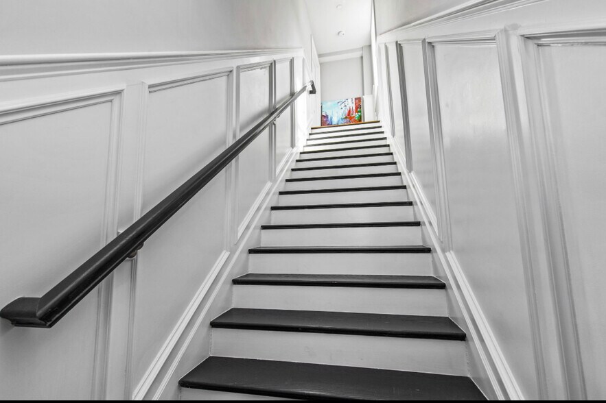 Building Photo - 84 Flint St