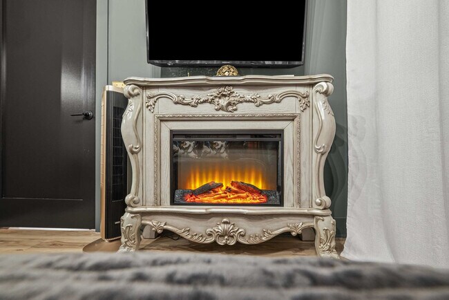 Building Photo - 245 Hermitage Ave