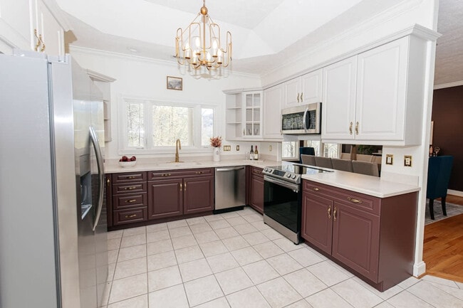 Building Photo - 33 Pinners Ln