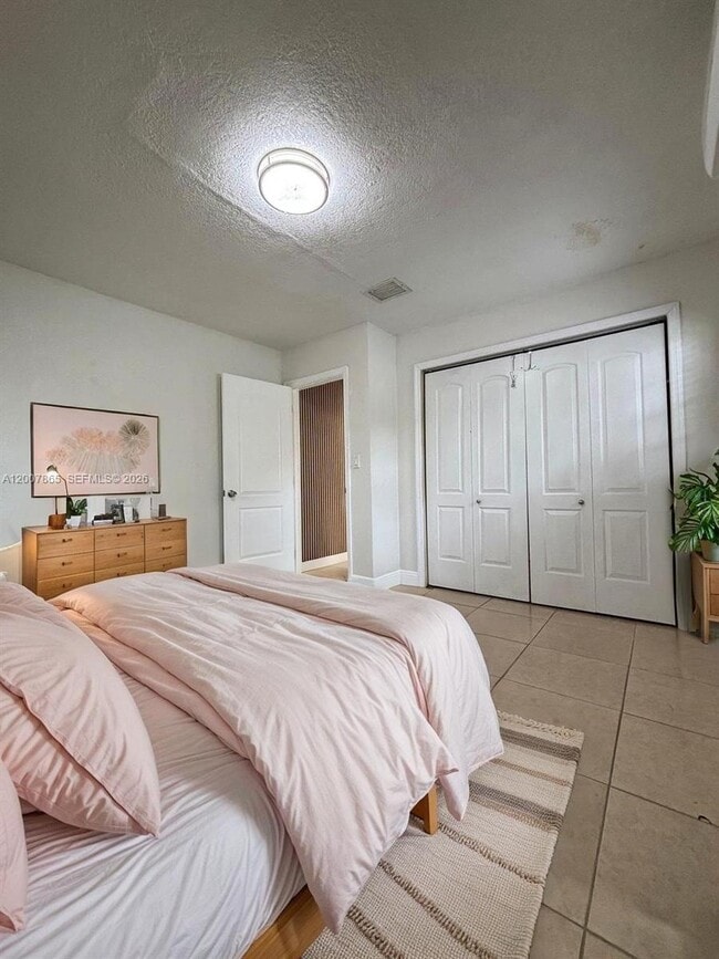 Building Photo - 6870 SW 5th Ct