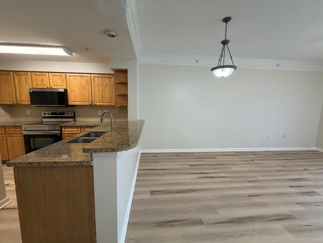 Building Photo - 2052 Alta Meadows Ln