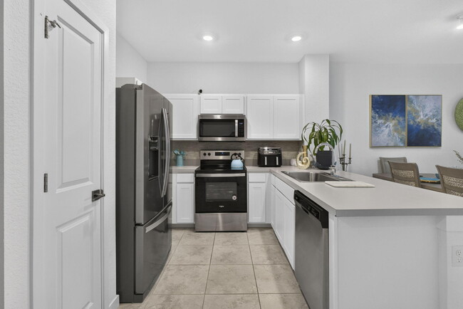 Building Photo - 160 Bandol St