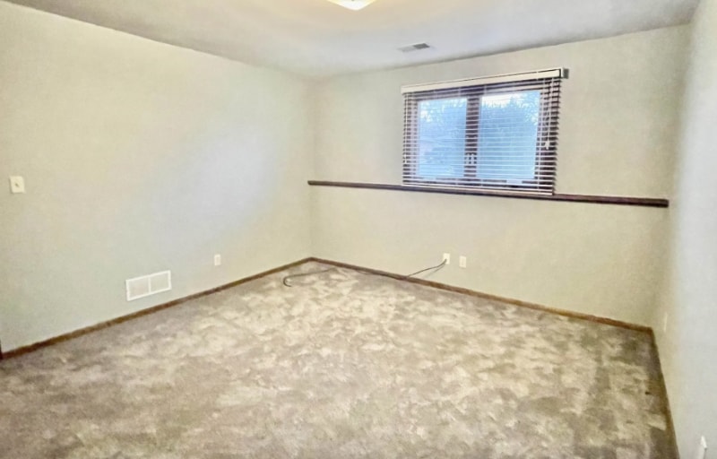 Building Photo - 5910 Thatcher Dr