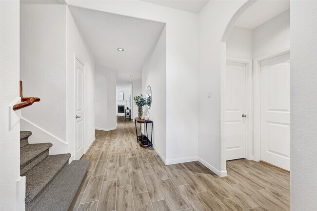 Building Photo - 31 Hearthwick Rd