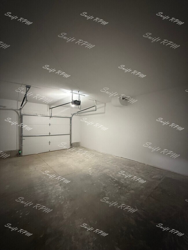 Building Photo - 1030 Oakland Ave