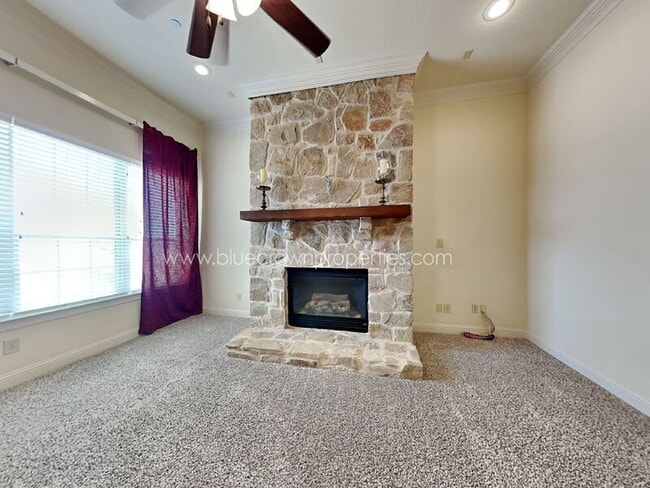 Building Photo - 4037 Winsor Dr