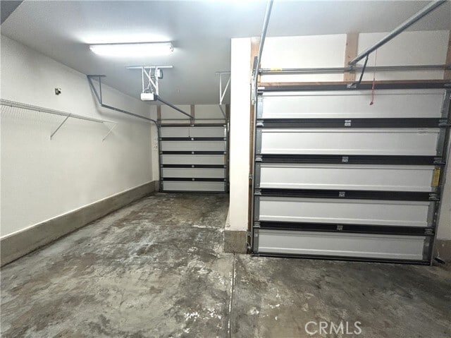 Building Photo - 253 S Vermont Ave