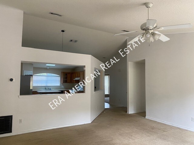 Building Photo - 1324 Jeffrine Dr