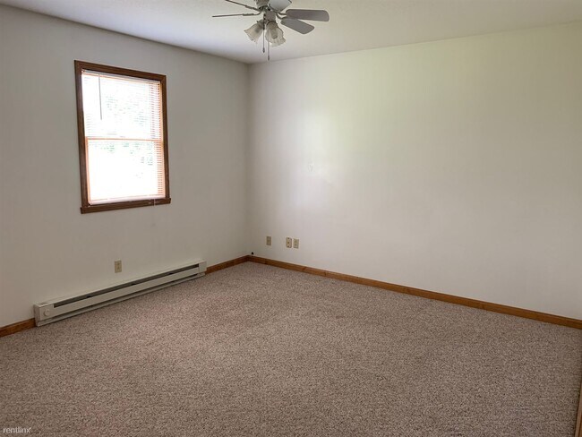 Building Photo - 2 br, 1.5 bath Duplex - 9 Gifford St Apt 1