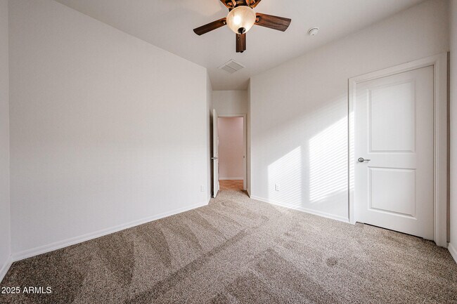 Building Photo - 3535 S Jasmine Dr