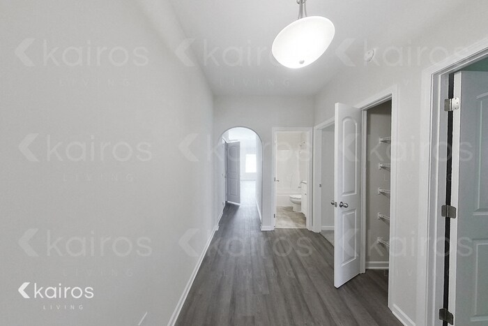 Building Photo - 814 Heather Dr