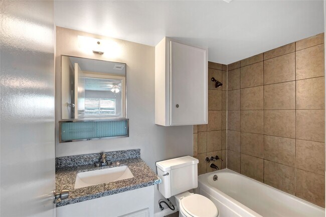 Building Photo - 11862 S Evelyn Cir