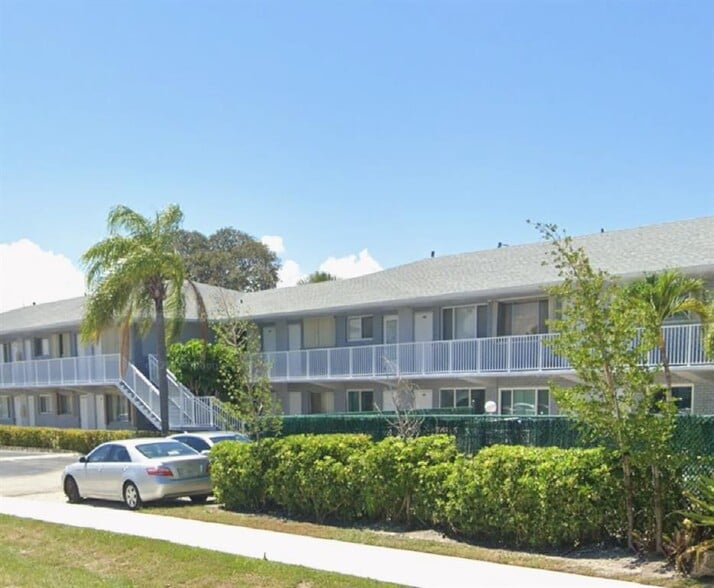 Building Photo - 2175 NE 56th St