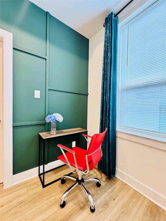 Building Photo - 225 Noras Ln