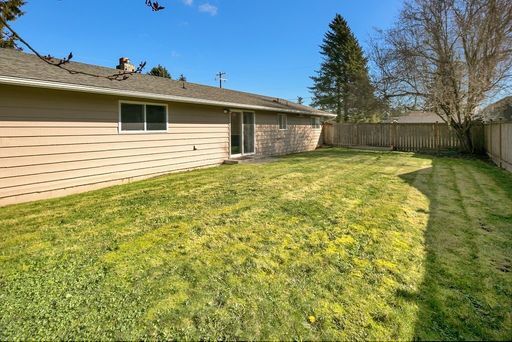 Building Photo - Adorable 3 bedroom Lynnwood rambler