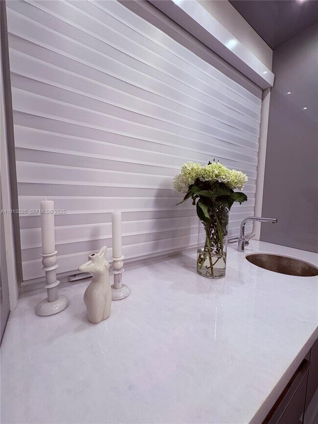 Building Photo - 959 Eve St