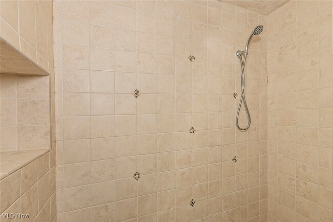 Building Photo - 408 W St Clair Ave