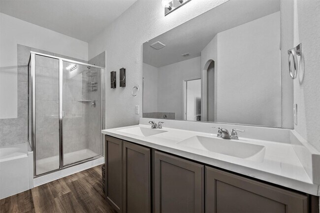 Building Photo - 424 Pollyann Trl