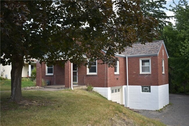 Building Photo - 905 Burchfield Rd