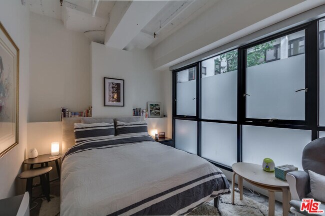 Building Photo - 1100 S Grand Ave