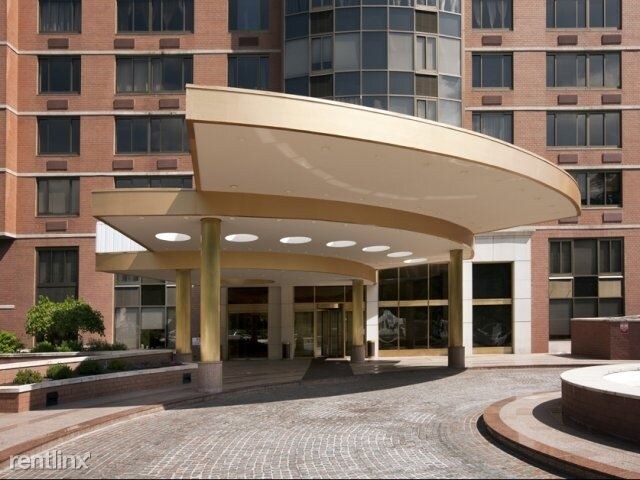 Building Photo - 100 Daibes Ct