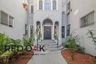 Building Photo - 250 Loma Dr