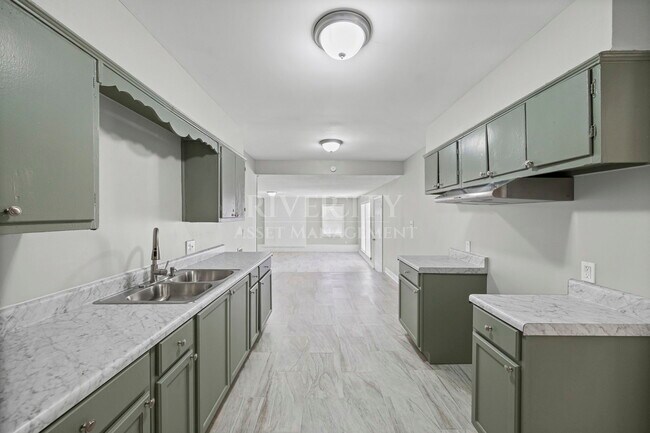 Building Photo - 1598 Frayser Blvd