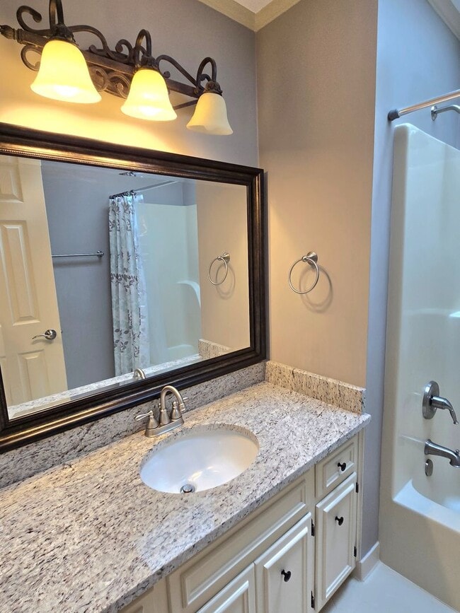 Building Photo - 4517 Crosland Dr