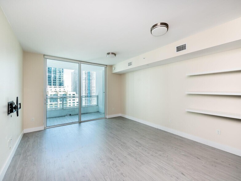 Building Photo - 1080 Brickell Ave