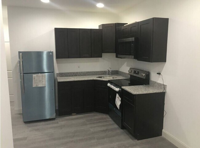 Primary Photo - 3326 N 17th St